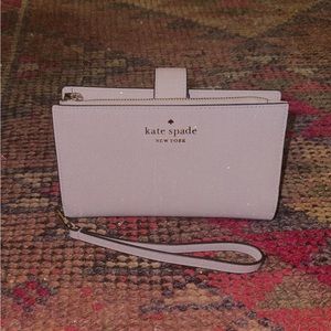 HOLD | Kate Spade | Morgan Phone Wallet in Light Lavendar with Strap